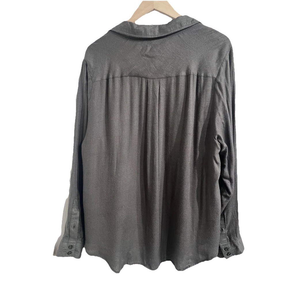 Torrid Size 1 Super Soft Green Button Down Shirt Casual Layering - Picture 2 of 5